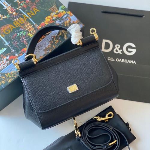 Dolce & Gabbana دولتشي آند غاباتا