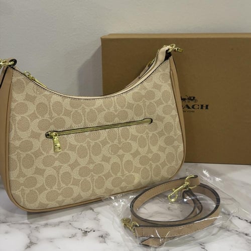 كوتش COACH