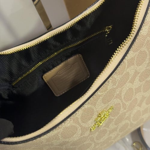 كوتش COACH