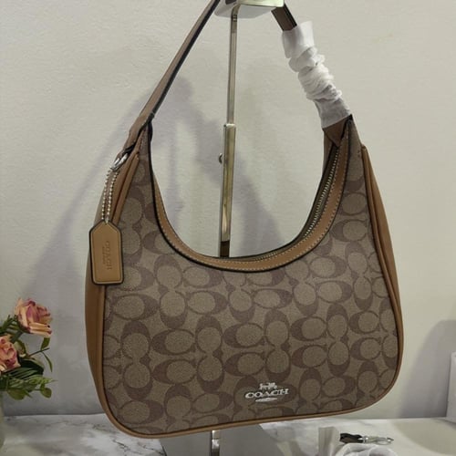 كوتش COACH