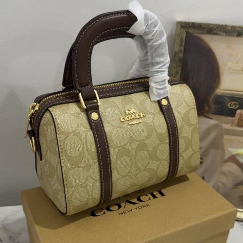 كوتش COACH مقاس 19