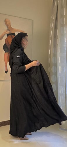 # 489 عباية سوداء مطرز بورد أسود