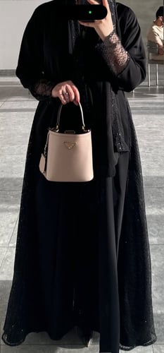 # 365 عباية سوداء مع ترتر