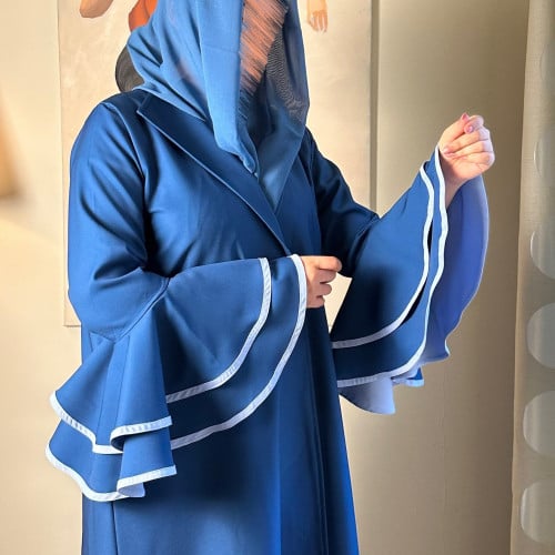 # 374 ( تسليم فوري ) عباية أزرق وسماوي بأكمام كلوش