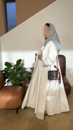 # 383 عباية بيضاء