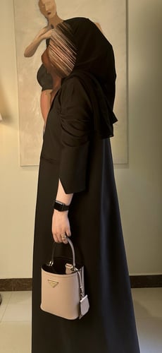 # 382 عباية سوداء رسمية