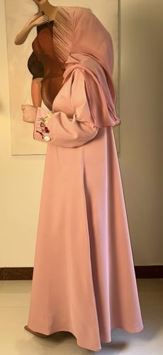 # 381 عباية وردية مع تطريز يدوي ( متوفر أسود )