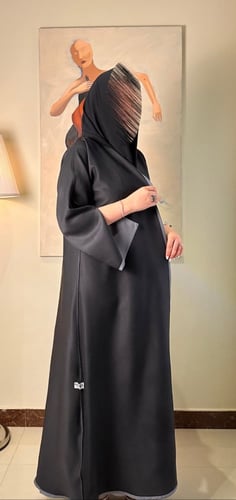 # 375 ( تسليم فوري ) عباية دبل فيس أسود ورمادي