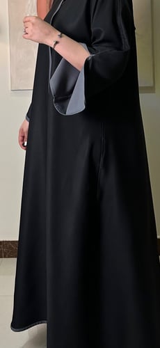 # 375 ( تسليم فوري ) عباية دبل فيس أسود ورمادي