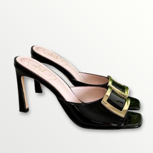 Roger Vivier heel (RV) master quality
