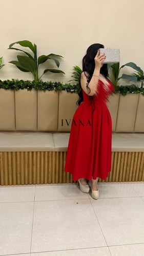 فستان احمر ميدي