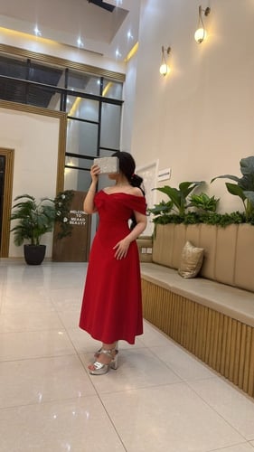 فستان احمر ميد