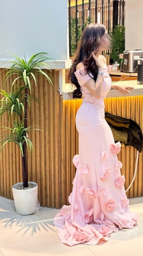 فستان نجلاء