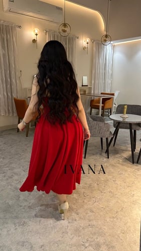 فستان احمر ميدي