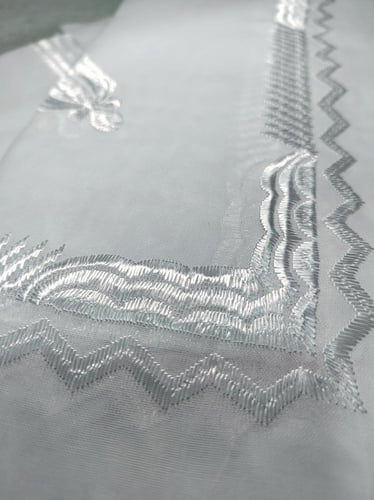 غترة الرويس المطرزة