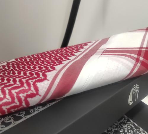 شماغ الرويس بصمة F4 دم الغزال