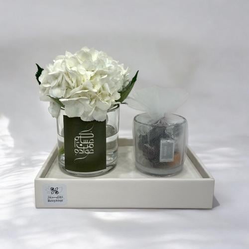 ورد و شوكلاتة العيد - ابيض