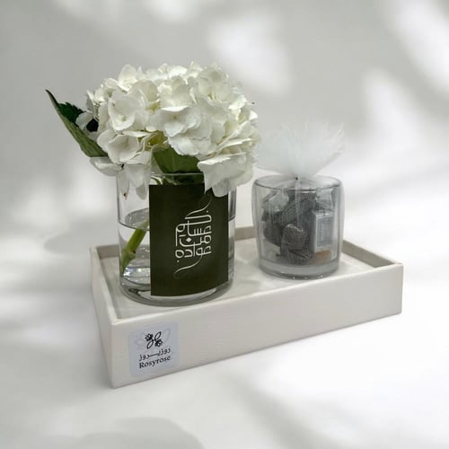 ورد و شوكلاتة العيد - ابيض