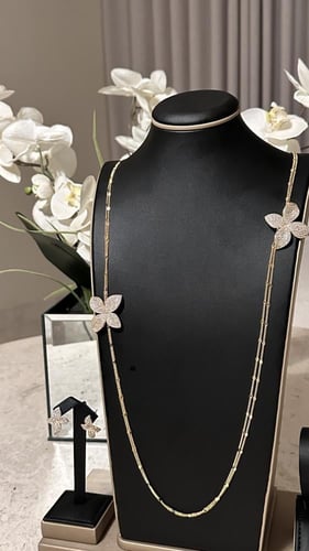 طقم فلاور ( سبحة مع حلق )