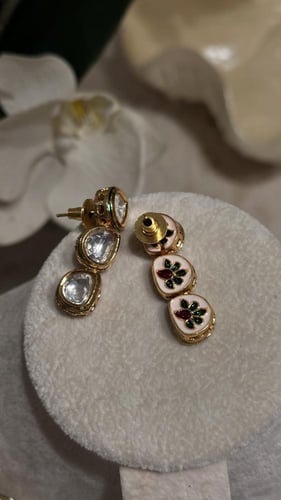 عقد وحلق بوجهين