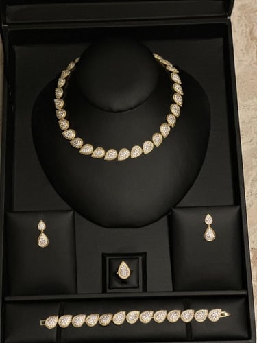 طقم كامل بوشورن ذهبي