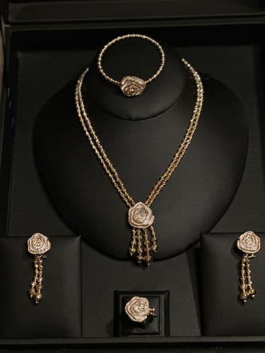 طقم الوردة ( دوريكا )