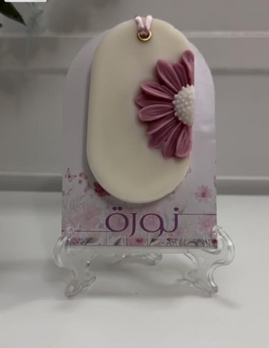 تعليقة الوردة مع الاستاند