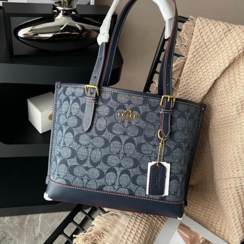 شنطه COACH