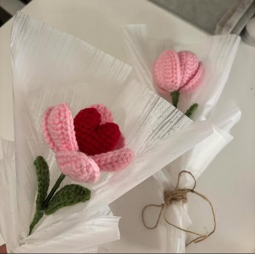 وردة توليب " صنع يدوي "