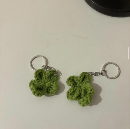 ميداليه ورقة الشجر