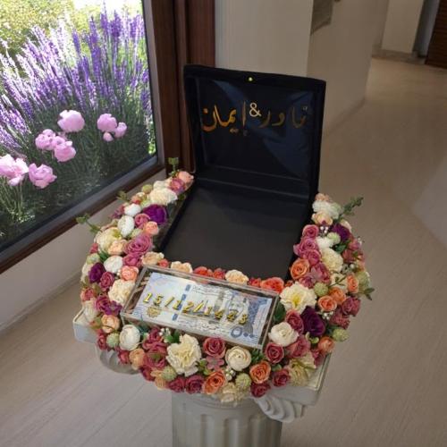 تنسيقة ورد صناعي للذهب والمهر او مبلغ مالي ...