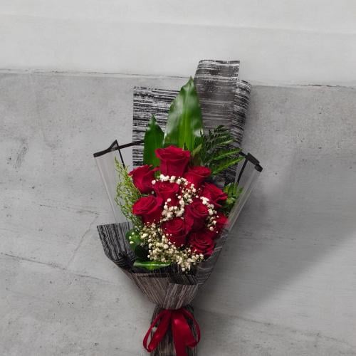 Red Gardenia Flower Bouquet for Valentine's Day de...