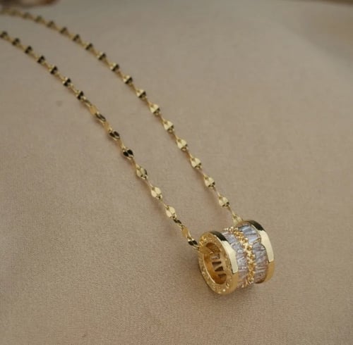 سلسال كلاسيكي فاخر تصميم بلوغري 18K