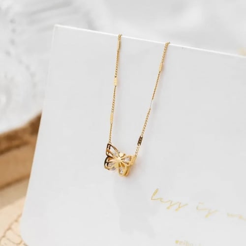 سلسال فراشة الزيركون 18K