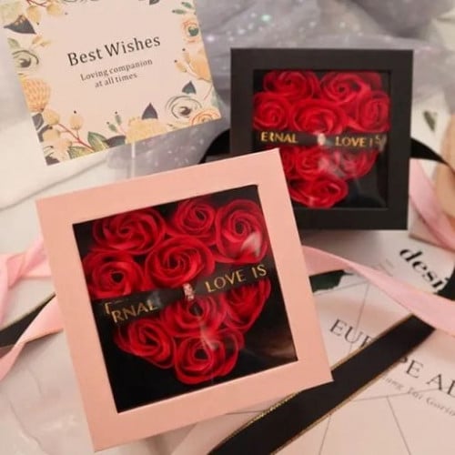 تغليف قلادة فاخر بربطة القوس