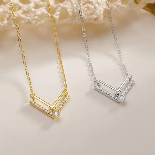 قلادة فيب V فضة 925