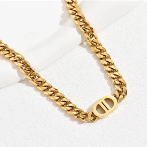 قلادة سيلين المشهورة 18K DD