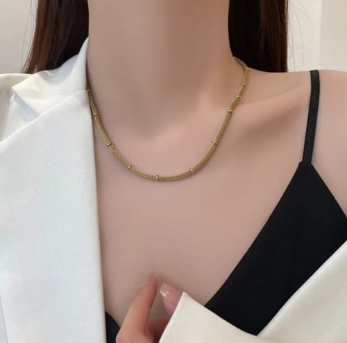 سلسال ذهبي على شكل جلد ثعبان 18K