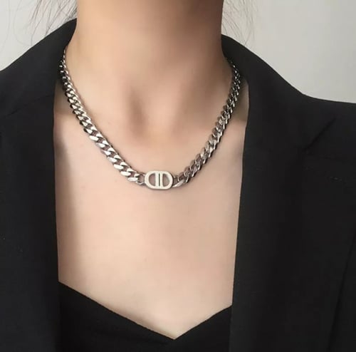 قلادة سيلين المشهورة 18K DD