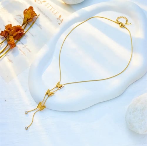 سلسال الفراشات المميزة 18K