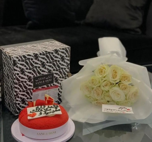 باقه ورد وكيك اني وداني صغير