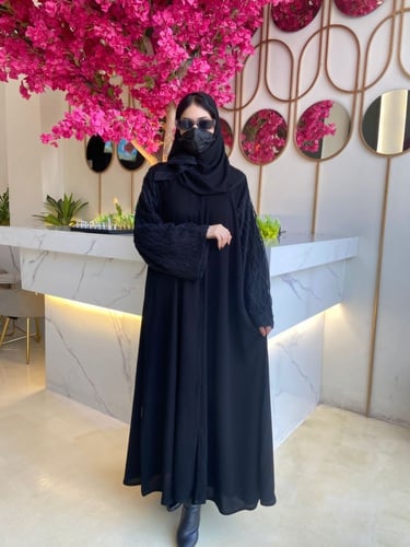 عبايه نص كلوش كم طبقه دانتيل