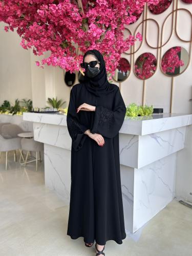 عبايه تطريز اسود