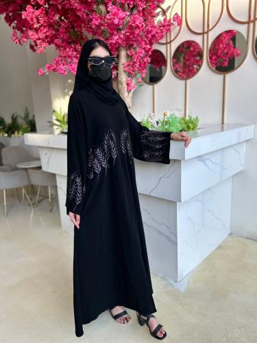 عبايه نص كلوش تطريز لون موف