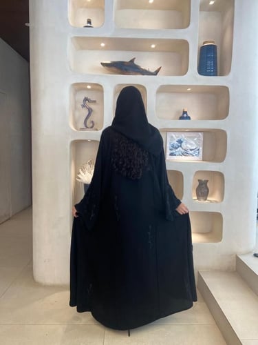 عبايه تطريز كامل