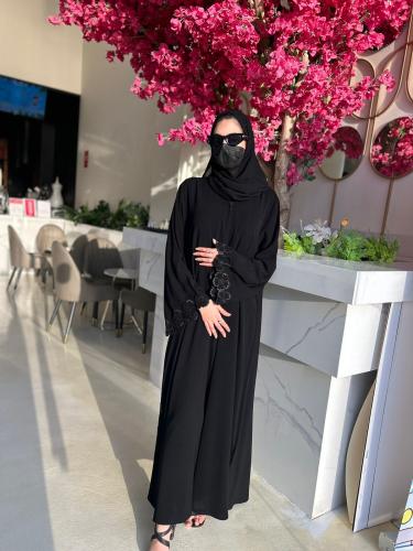 عبايه تطريز ورد بداية الكم اسود