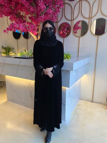 عبايه مخمل تطريز