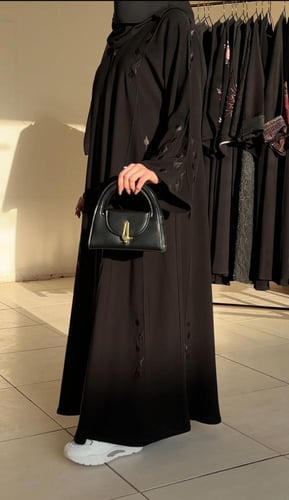 عبايه تطريز كامل