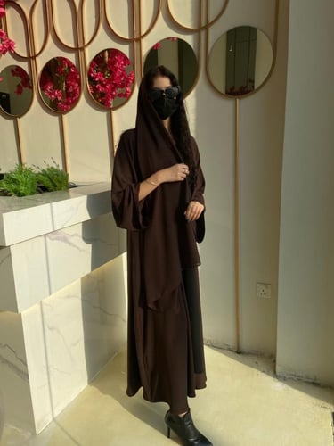 عبايه نص كلوش بني محروق مع طرحتها السعر شامل التوص...