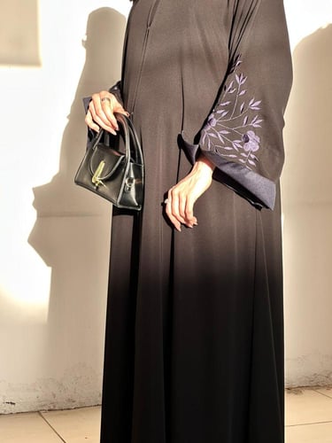 عبايه تطريز كحلي